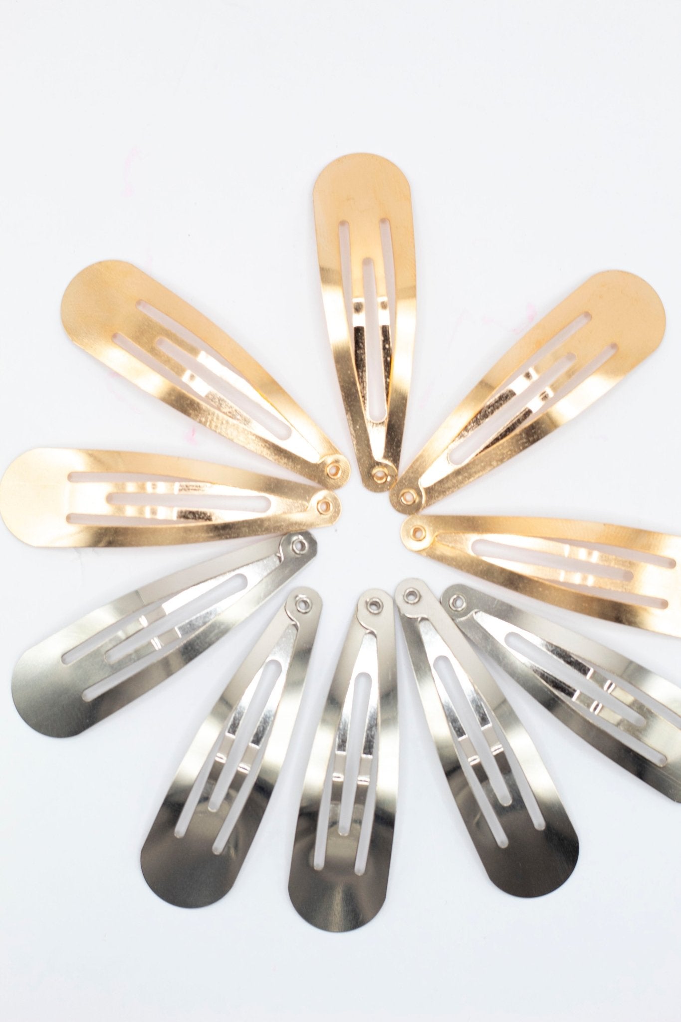 Cucas Chica Metálicas Dorado y Plateado – Mayoreo 12 sets con 6 Piezas - Safiye