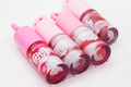 Lip Gloss Caramelo Rosado Glossy Brillante – 24 Piezas mayoreo - Safiye