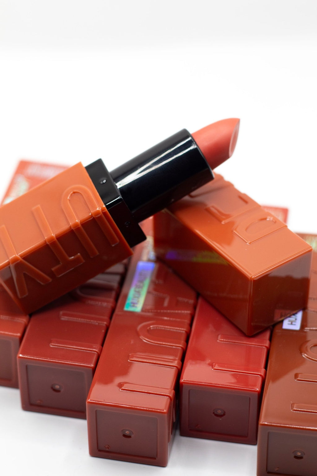 Labial en Barra Diseño en Tendencia 6 Tonos – Mayoreo 24 Piezas - Safiye